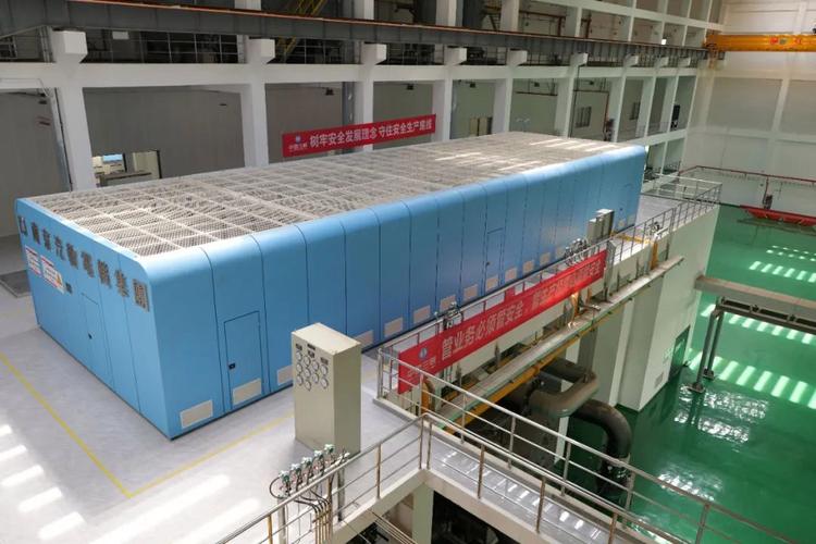 垃圾發(fā)電汽輪機組外觀 攝影:湯永浩垃圾運輸車輛進(jìn)入廠區(qū)后,先通過